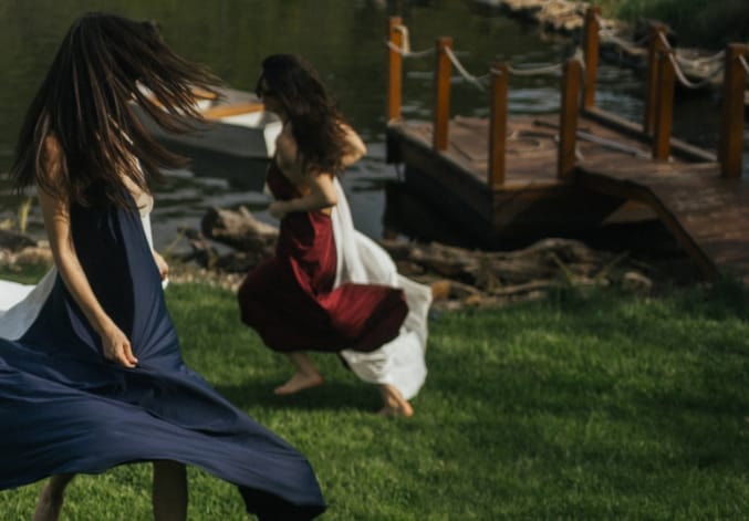 minhilitious-girls-running-on-field-in-clothes