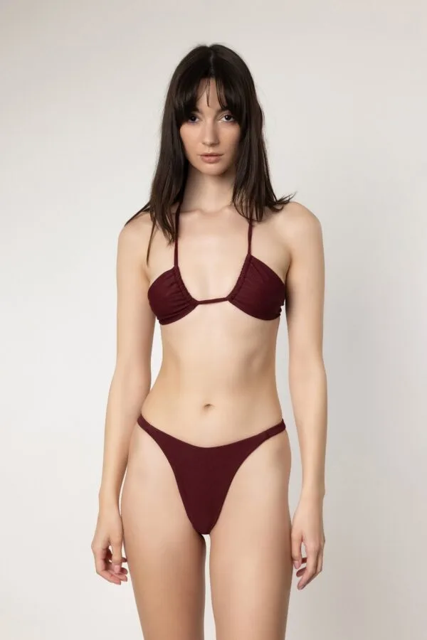 minhilitious-nevessa-top-burgundy-portrait